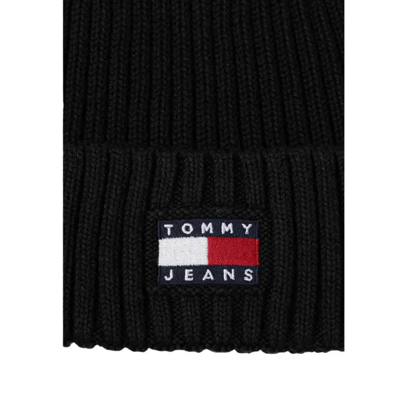 Tommy jeans black ribbed knit beanie with logo.
