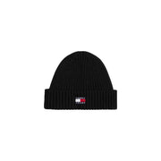 Black tommy jeans beanie with ribbed texture and logo patch.