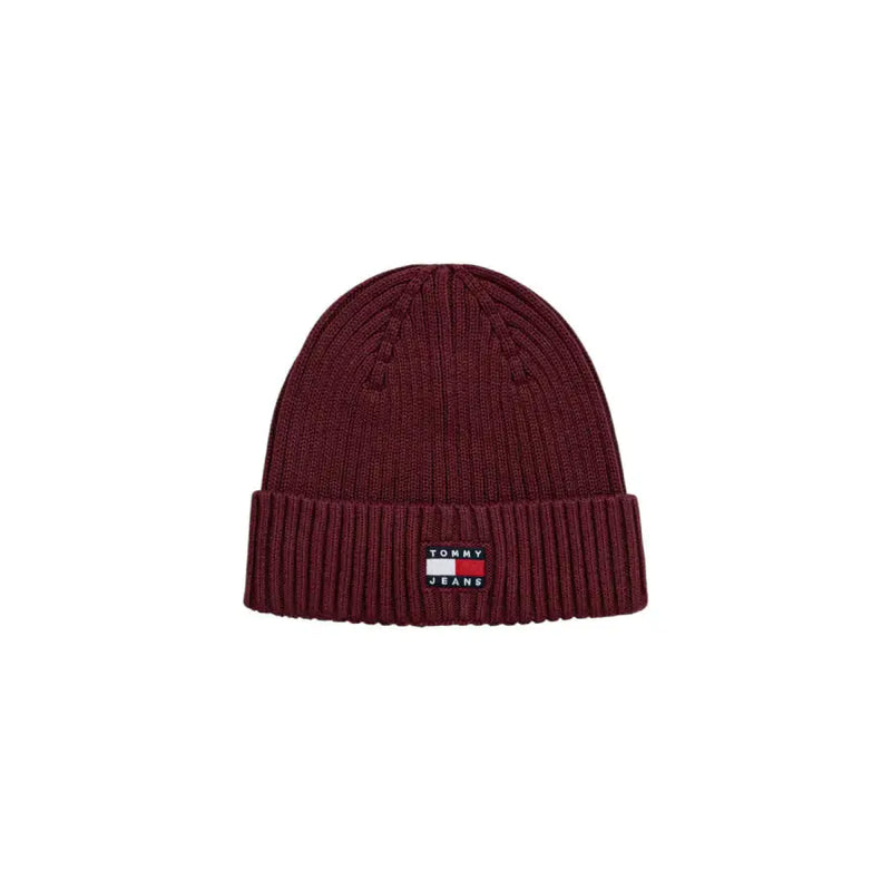 Tommy jeans burgundy ribbed beanie with logo patch.