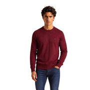Tommy Hilfiger Pull en cachemire bordeaux pour homme avec petit logo brodé (vue de face)