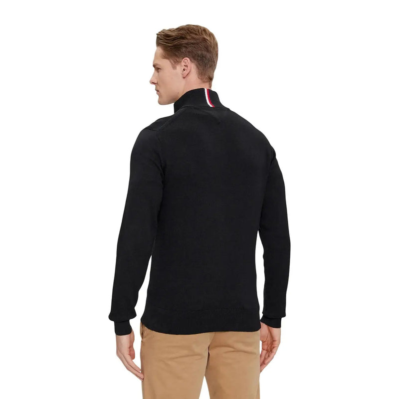 Tommy Hilfiger Pull en cachemire noir pour homme avec col montant rayé rouge et blanc, vue de face