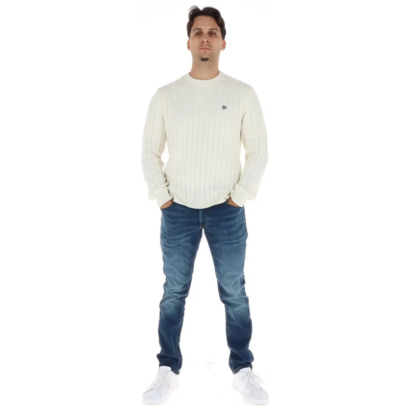 Tommy Hilfiger Jeans Pull en maille torsadée pour homme couleur crème avec petit logo brodé sur la poitrine gauche, vue de face