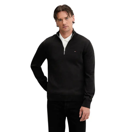 Pull Tommy Hilfiger Jeans noir pour homme, col zippé, 100 % coton, poignets côtelés et logo brodé
