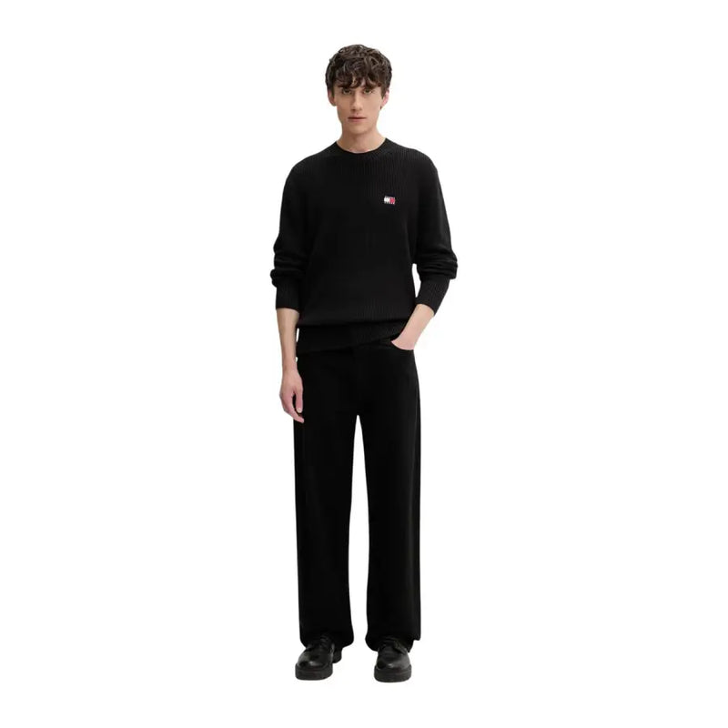 Tommy Hilfiger Jean homme, pull noir en maille côtelée de coton biologique avec petit logo rouge et blanc sur la poitrine gauche