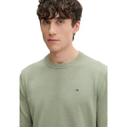 Tommy Hilfiger Pull homme vert en coton biologique côtelé à col rond avec petit logo drapeau sur la poitrine gauche