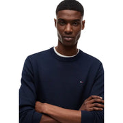 Pull ras du cou en maille côtelée bleu marine avec bordure blanche et logo Tommy Hilfiger en coton biologique