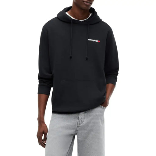 Sweat-shirt noir Tommy Hilfiger Jeans pour homme en coton biologique avec logo blanc et rouge sur la poitrine