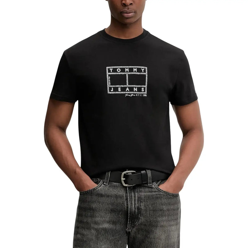 Tommy Hilfiger Jeans men t-shirt in black featuring a white tennis court logo design on the front