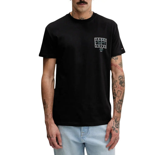 Tommy Hilfiger Jeans men t-shirt in black cotton with a white rectangular logo on the chest