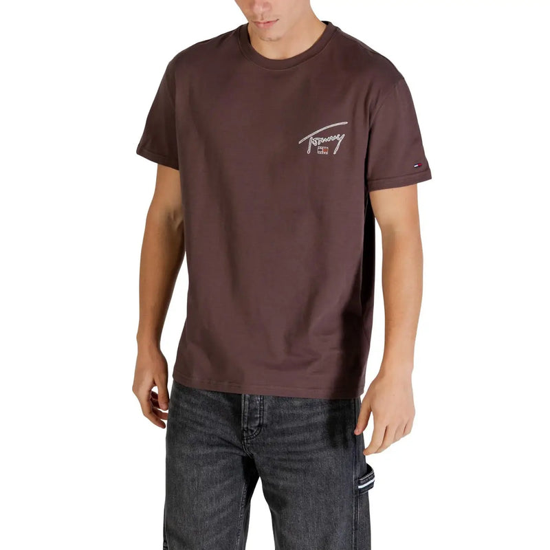 Brown tommy hilfiger jeans men short-sleeved t-shirt with white embroidered logo and flag tag on sleeve