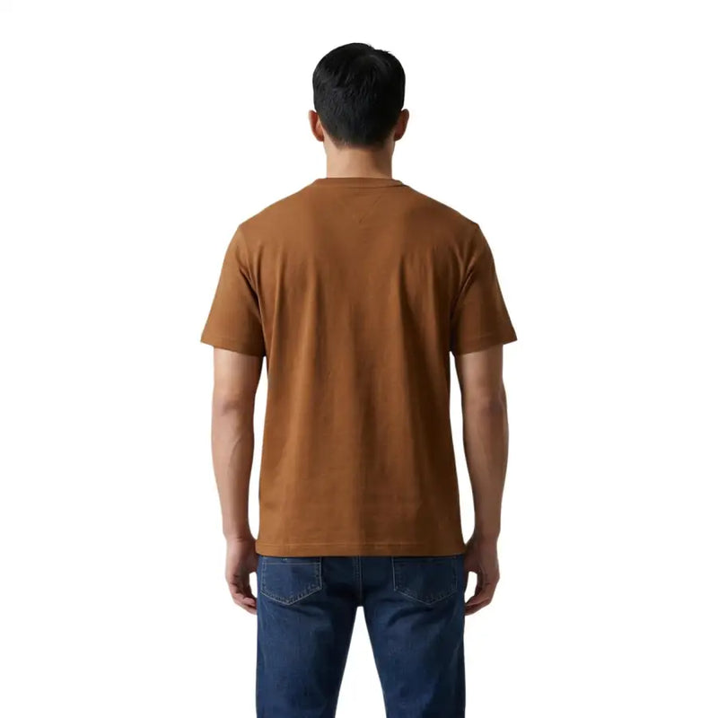 Tommy Hilfiger Jeans T-shirt homme en coton marron, uni, col rond et manches courtes.