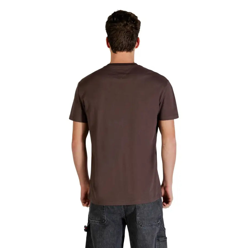 Tommy Hilfiger Jeans hommes t-shirt en coton marron foncé à manches courtes et col rond classique