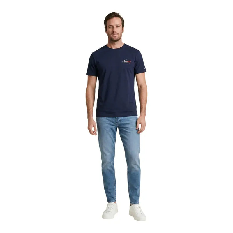 bleu marine Tommy Hilfiger Jeans hommes t-shirt avec de petits logos brodés sur la poitrine gauche et la manche