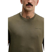 Tommy Hilfiger Jeans pull ras du cou vert olive t-shirt avec un logo brodé discret sur la poitrine pour hommes