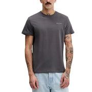 Gris foncé Tommy Hilfiger Jeans hommes t-shirt comportant un petit logo blanc sur la poitrine gauche en matière de coton