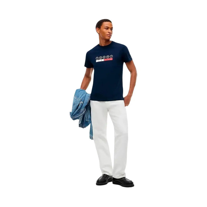 Tommy Hilfiger T-shirt homme bleu en coton bio avec logo blanc et rouge sur le devant