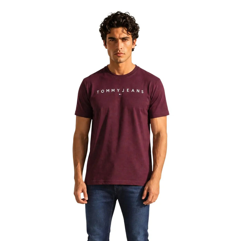 Tommy Hilfiger T-shirt homme en coton bio vert avec logo Tommy Jeans bordeaux et logo blanc sur la poitrine