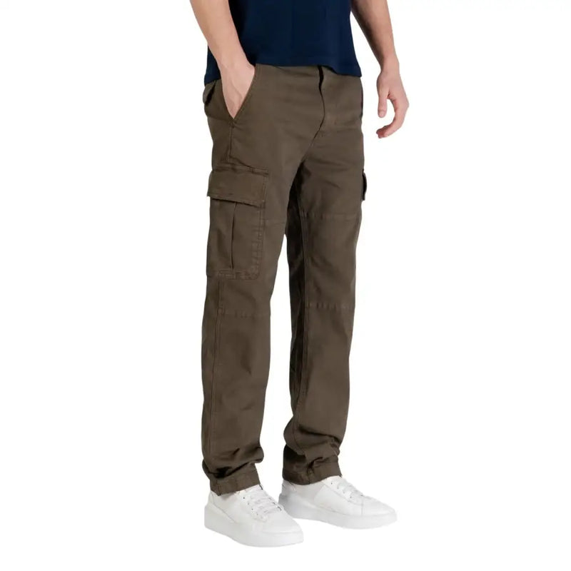 Pantalon cargo kaki à poches multiples et coupe décontractée, en jean vert Tommy Hilfiger pour homme, en coton biologique.