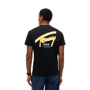 Dos d'un t-shirt noir Tommy Hilfiger pour homme en coton bio, avec un logo jaune et blanc audacieux style new-yorkais