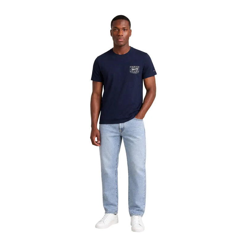 T-shirt Tommy Hilfiger bleu marine pour homme, en coton bio, manches courtes, avec logo blanc sur la poitrine gauche.