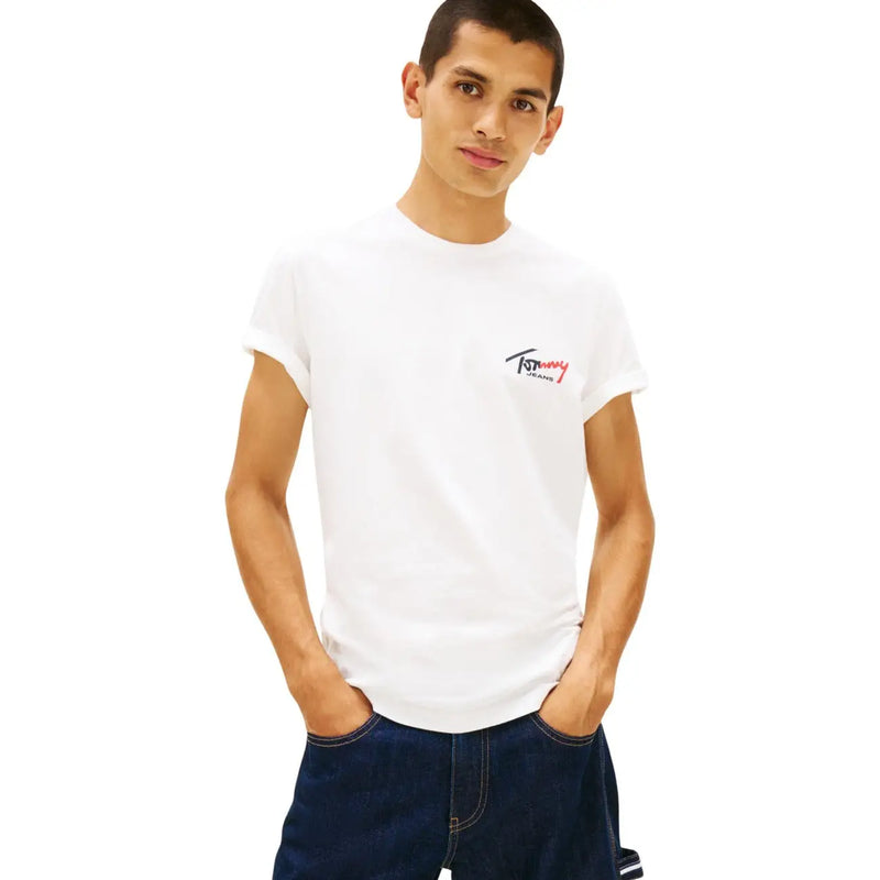 Tommy Hilfiger T-shirt blanc en coton biologique pour homme, avec un petit logo sur la poitrine gauche, au design classique.