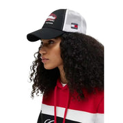 Tommy Hilfiger Casquette trucker homme noire et blanche en maille avec logo brodé sur le devant et le côté, en coton biologique.