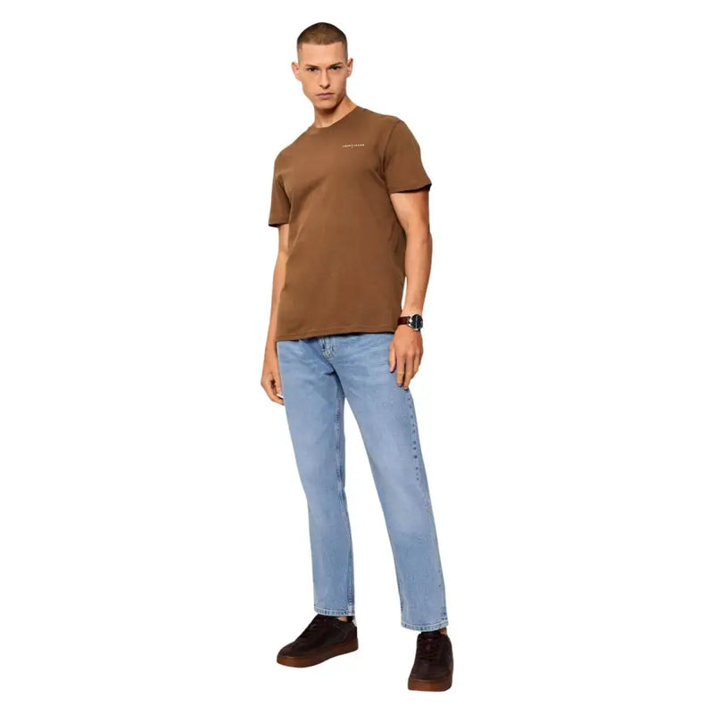 Tommy Hilfiger T-shirt homme slim marron camel en coton bio avec petit logo brodé sur la poitrine gauche
