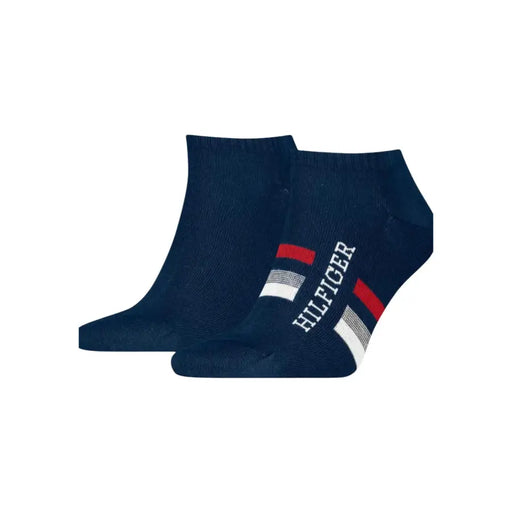 Chaussettes bleu marine à rayures rouges, blanches et grises avec logo Tommy Hilfiger pour homme, collection de sous-vêtements.