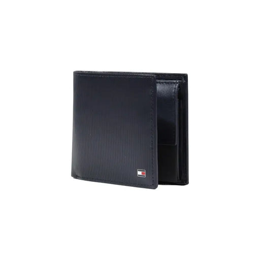 Tommy Hilfiger Portefeuille homme en cuir noir texturé avec un petit logo rouge, blanc et bleu dans le coin inférieur droit