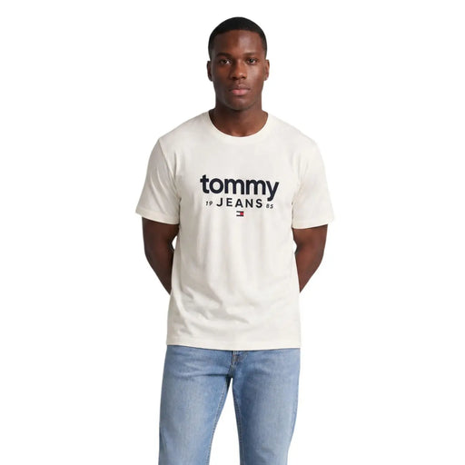 couleur crème Tommy Hilfiger T-shirt homme en coton bio blanc avec logo Tommy 19 Jeans 85 et emblème drapeau noirs