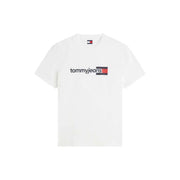 Tommy Hilfiger T-shirt homme en coton bio blanc avec logo Tommy Jeans noir et emblème du drapeau rouge, blanc et bleu sur la poitrine