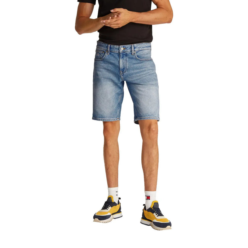 Tommy Hilfiger Short pour femme en denim clair délavé, cinq poches et logo, vue de face