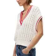 Tommy Hilfiger Gilet sans manches en coton biologique blanc pour femme, col en V, bordure rouge et motif à torsades.