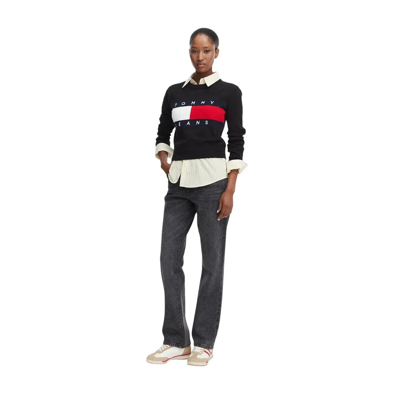 Pull Tommy Hilfiger noir pour femme en maille de coton biologique avec rayures logo blanches et rouges sur chemise crème