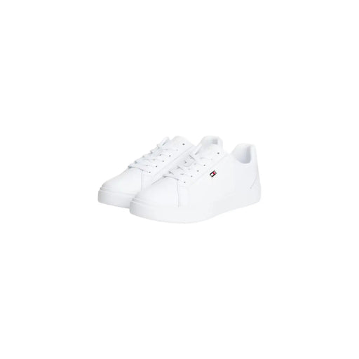 Tommy Hilfiger Baskets en cuir blanc pour femmes, au design minimaliste épuré et au logo discret sur le côté.