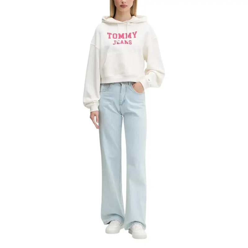 White tommy hilfiger women’s hooded organic cotton sweatshirt with pink lettering and a hood for casual wear