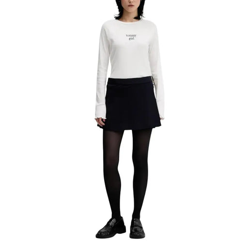 Tommy Hilfiger manches longues en coton biologique blanc pour femme top avec texte sur la poitrine noire