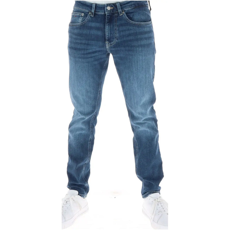 Jean Tommy Jeans pour homme en denim bleu, coupe droite classique et bouton Tommy Hilfiger, vue de face