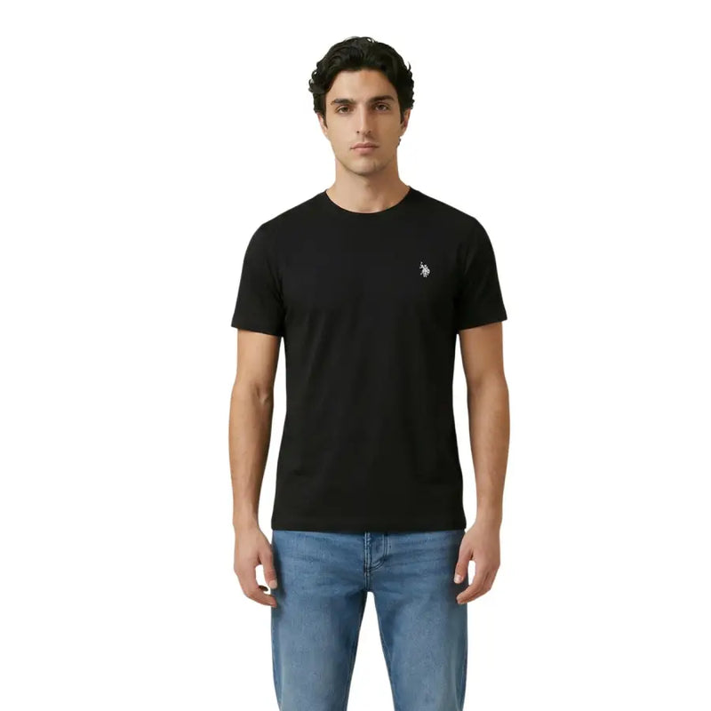 T-shirt en coton noir à manches courtes t-shirt Polo pour homme de la marque US Polo Assn., avec un petit logo blanc brodé sur la poitrine gauche.