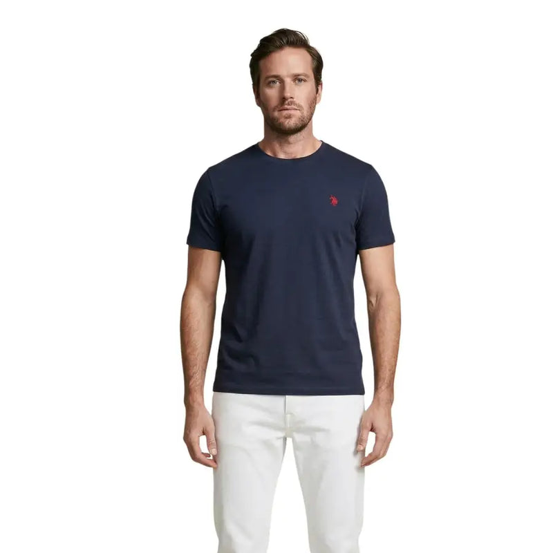 T-shirt bleu marine à manches courtes et col rond en coton t-shirt avec de petites broderies rouges U.s. Polo Assn. logo sur la poitrine gauche