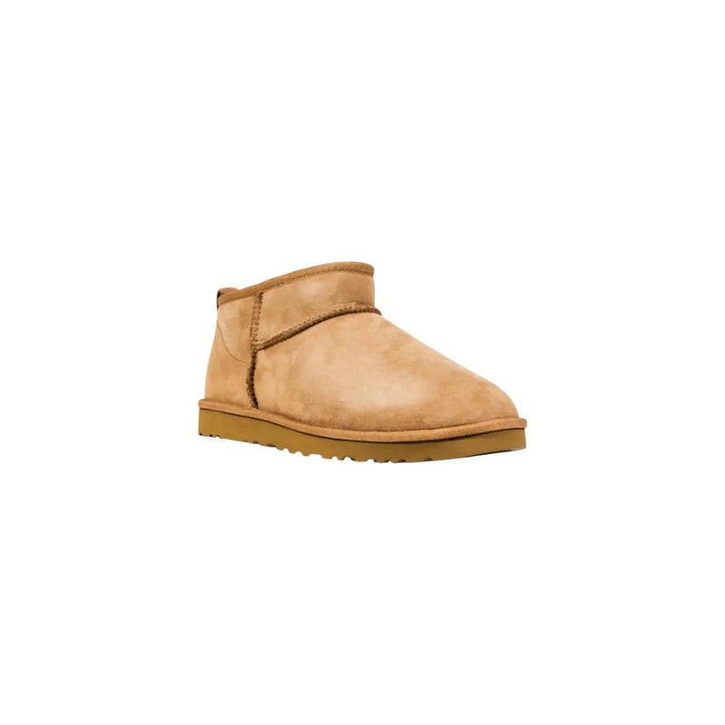 Bottines Ugg pour homme en daim beige clair avec intérieur en peluche douce et design hivernal classique à tige basse