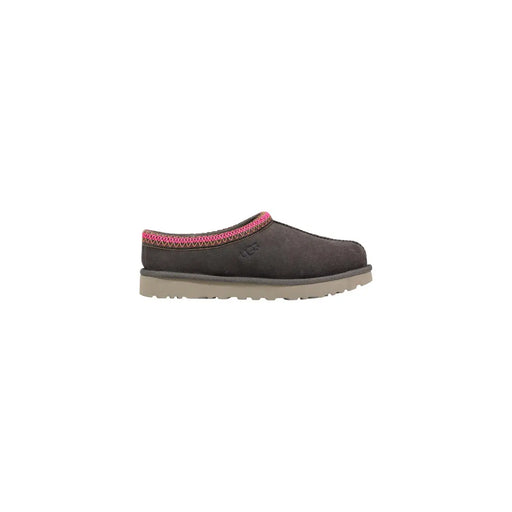 Pantoufles Ugg Tasman II pour femme, en cuir suédé gris foncé, ornées d'une bordure tissée rose vif le long de l'ouverture.