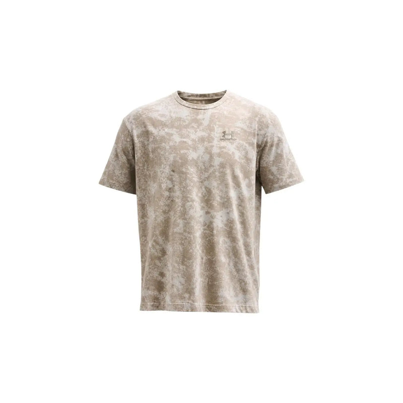 Under armour T-shirt beige pour homme, coupe classique, mélange de coton avec motif camouflage beige et logo discret sur la poitrine