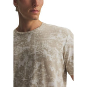 Under Armour T-shirt beige tie-dye pour homme, coupe classique, mélange de coton, logo brodé discret sur la poitrine