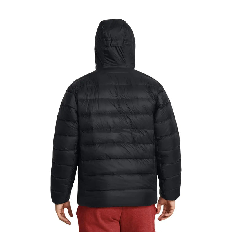 Under Armour Doudoune noire pour homme avec surpiqûres horizontales matelassées et capuche, vue de face