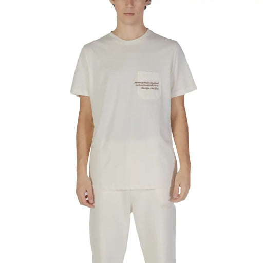 Men’s off-white cotton crew-neck T-shirt with chest pocket from Underclub