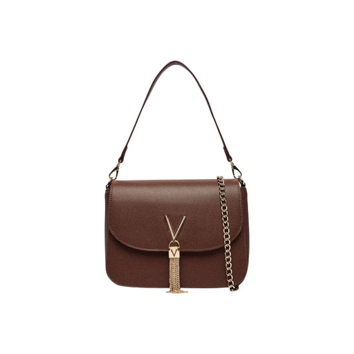 Sac bandoulière Valentino pour femme, en polyuréthane marron avec cuir texturé, bandoulière chaîne dorée et fermoir en V.