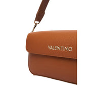 Sac bandoulière Valentino en cuir beige avec plaque logo dorée et bandoulière