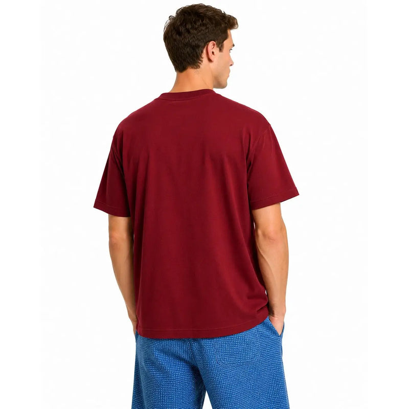 T-shirt Vans homme en coton bordeaux à col rond et manches courtes, idéal pour un style décontracté.