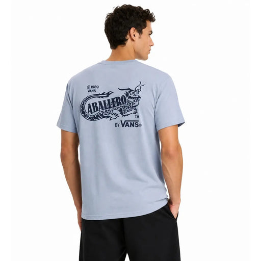 T-shirt Vans pour homme en coton bleu clair à col rond et manches courtes, orné d'un dragon bleu marine et du texte « aballero ».